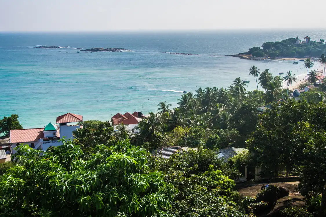 Hotels near Rumassala