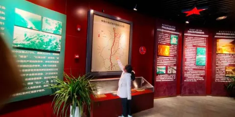 紅色冕寧紀念館