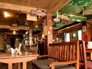 Everest Irish Pub