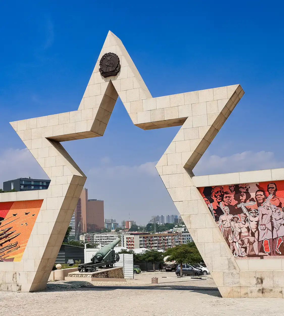 アンゴラ軍事博物館周辺のホテル