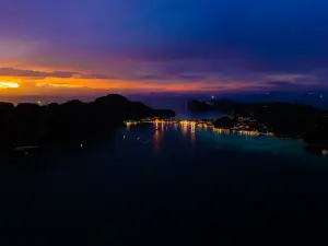 Popular Night Attractions in Phi Phi Islands