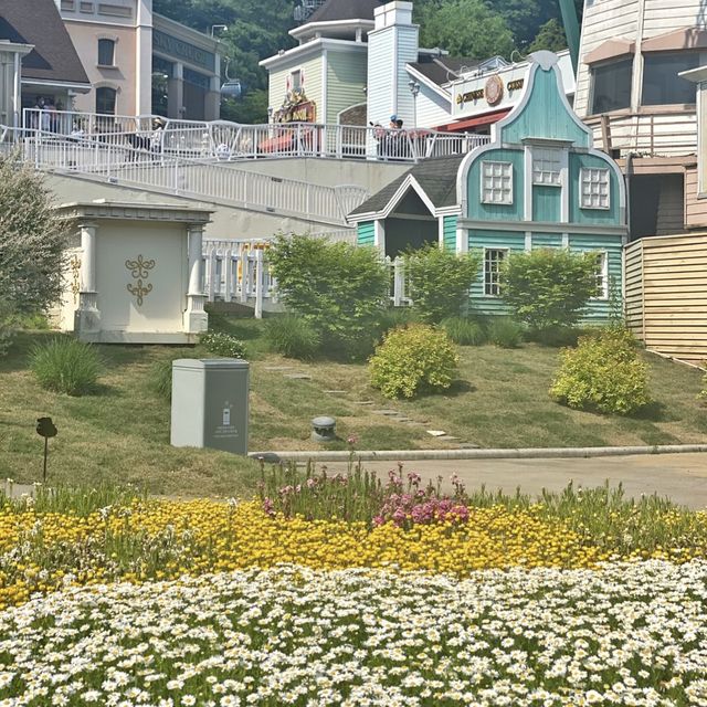 장미 가득한 에버랜드