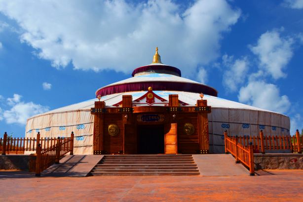 Tonghu Grassland Tourist Areas