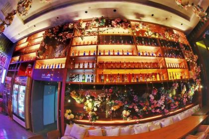 心花怒放音乐主题清吧