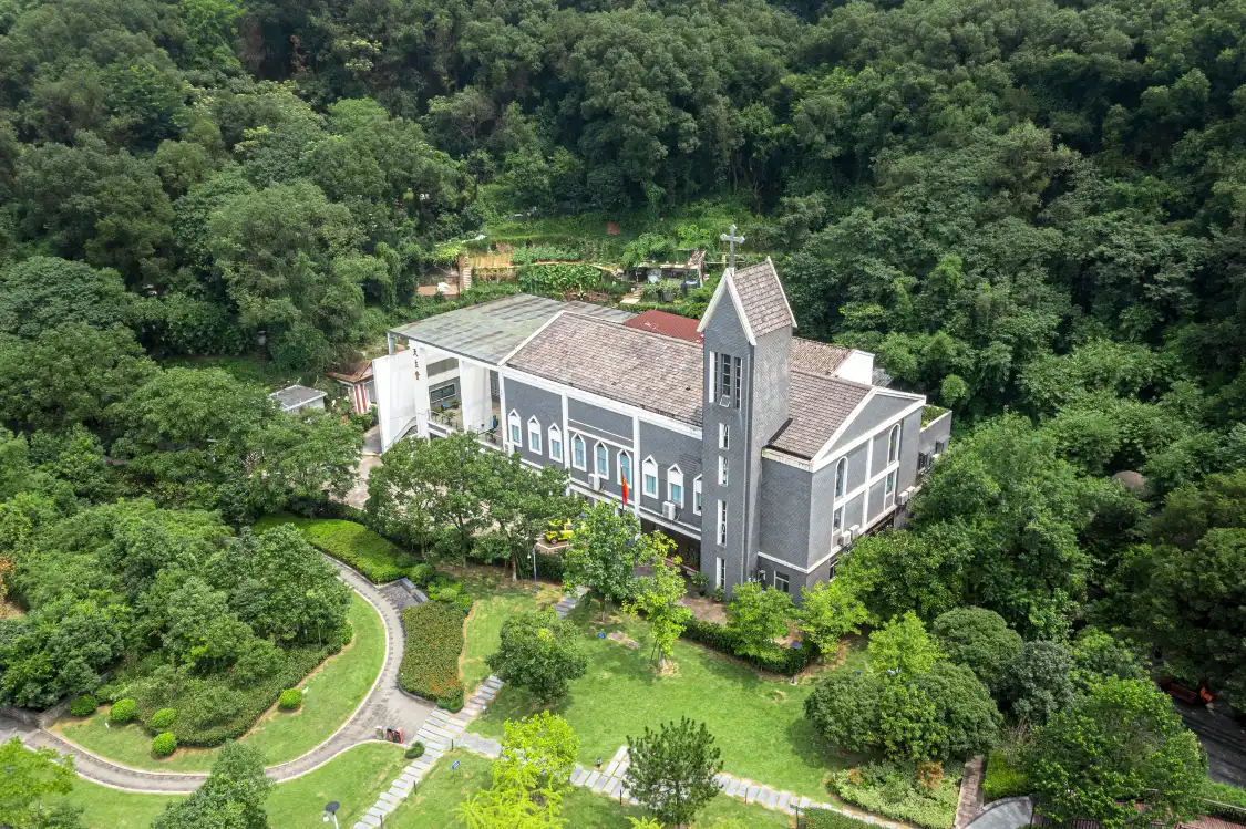 Hotels near Wansong Park
