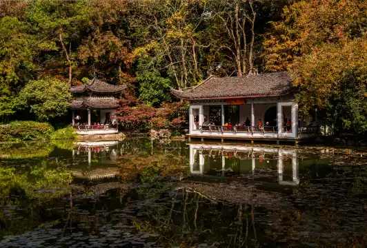 Các khách sạn gần Yuquan Scenic Spot