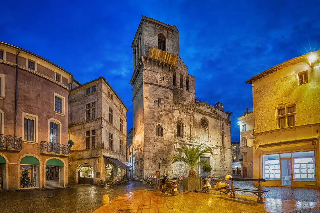 Các khách sạn gần Nîmes Cathedral