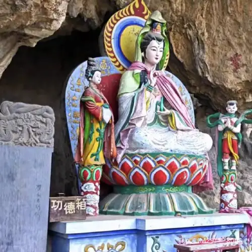 女媧洞