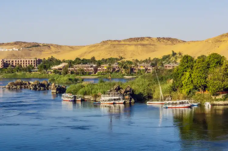 Hotels near Nile