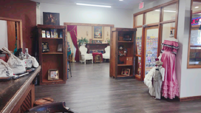 Old Time Photos - Wild Gals Old Time Photos