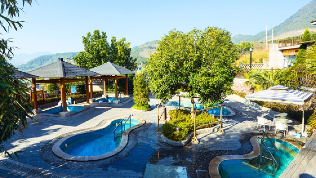 บ่อน้ําพุร้อนหงซิงผิง