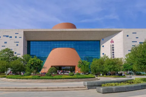 China Ceramics And Glass Museum