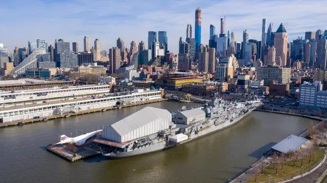 4_Intrepid Museum