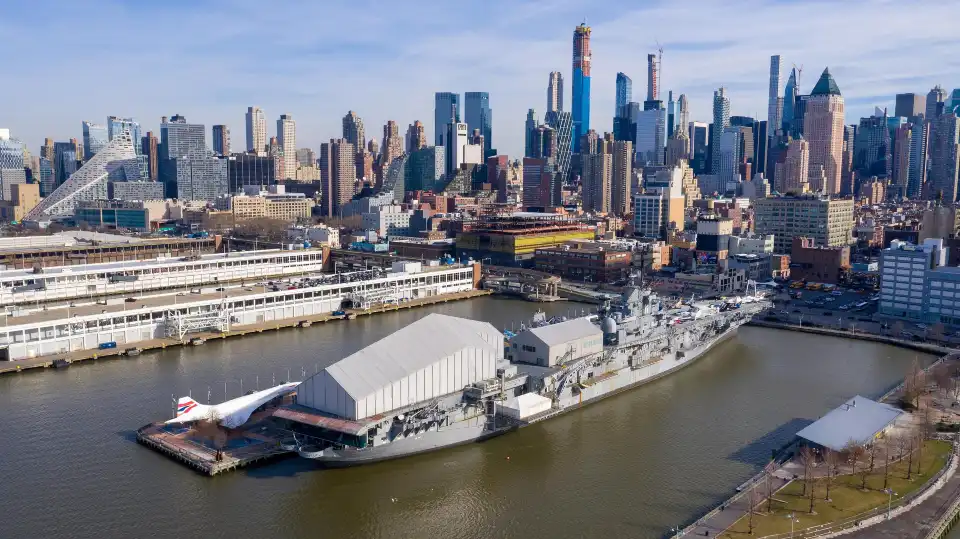 5_Intrepid Museum
