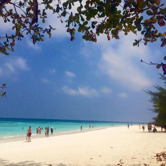 เกาะตาชัย ชายหาดแห่งความสวยงาม