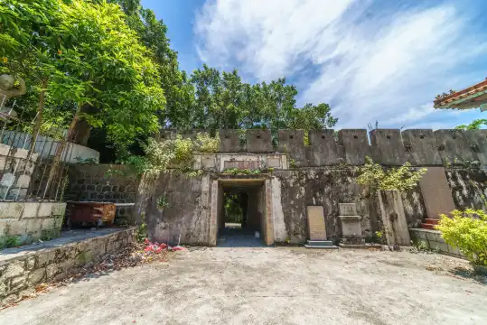 Hotels near Xiongzhen Pass