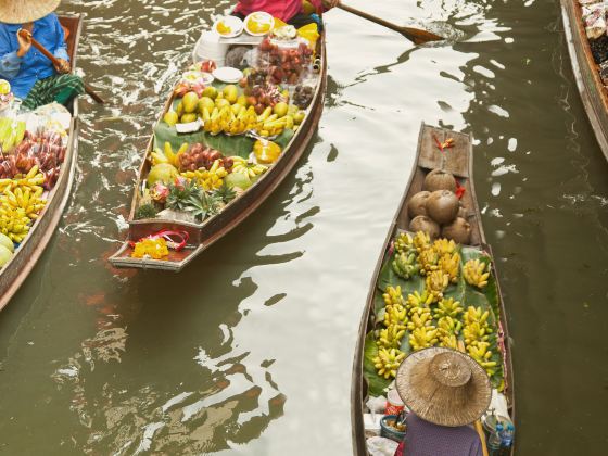 Damnoen Saduak Floating Market