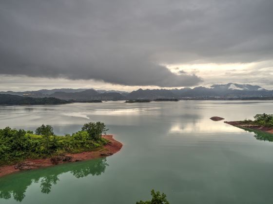 Thousand Island Lake Night Tour