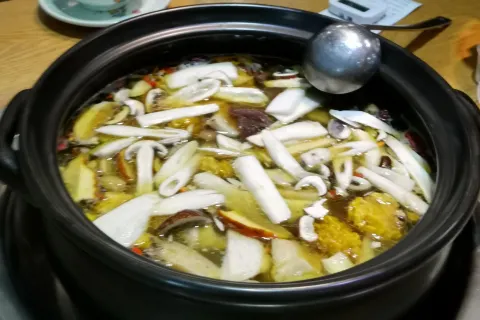MUSHROOMS HOT POT