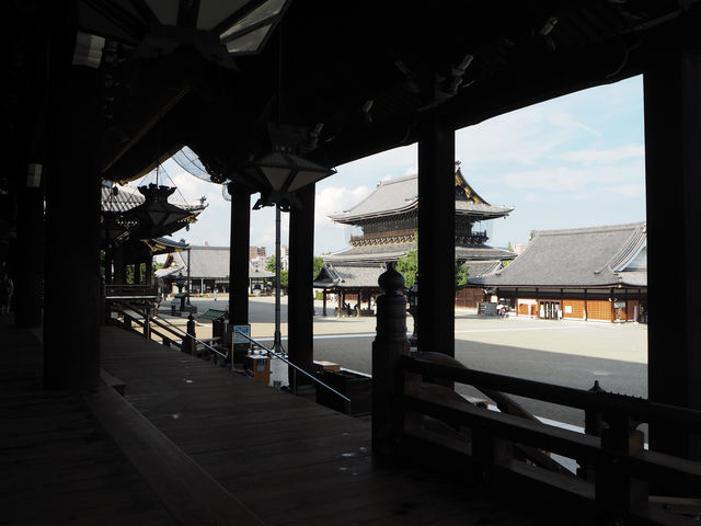 京都駅からすぐにある「東本願寺」