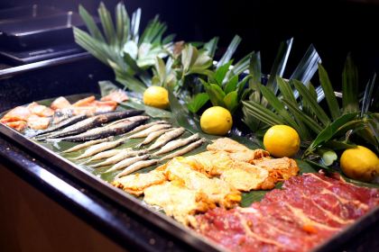 XIANG FENG GUO JI JIU DIAN ZHENG HAI XIAN ZI ZHU CAN TING