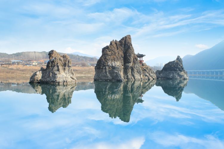 Compare 5 airports near Danyang-gun