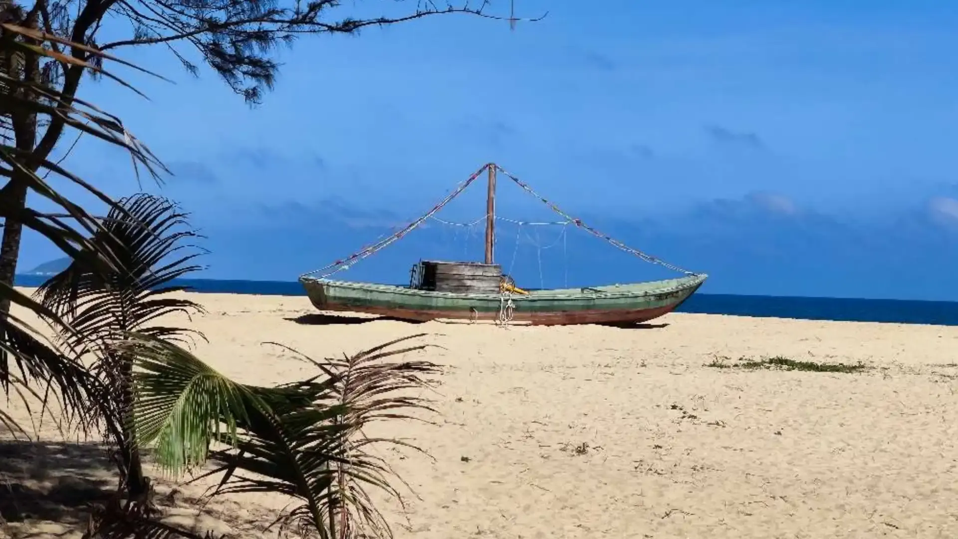 Hotels near Xintan Bay