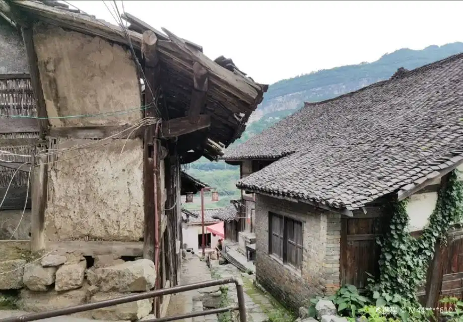 Hotels near Erlang Ancient Town
