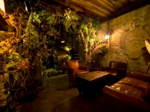 LR Cocktail Bar