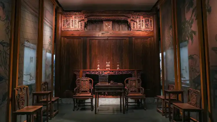 Các khách sạn gần Hainan Nationality Museum