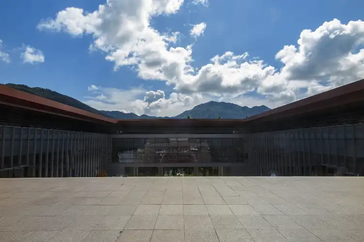 Hotels near Jinggangshan Revolution Museum