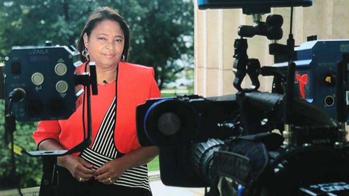 Last Minute!: Latinas Report Breaking News | Smithsonian National Museum of American History