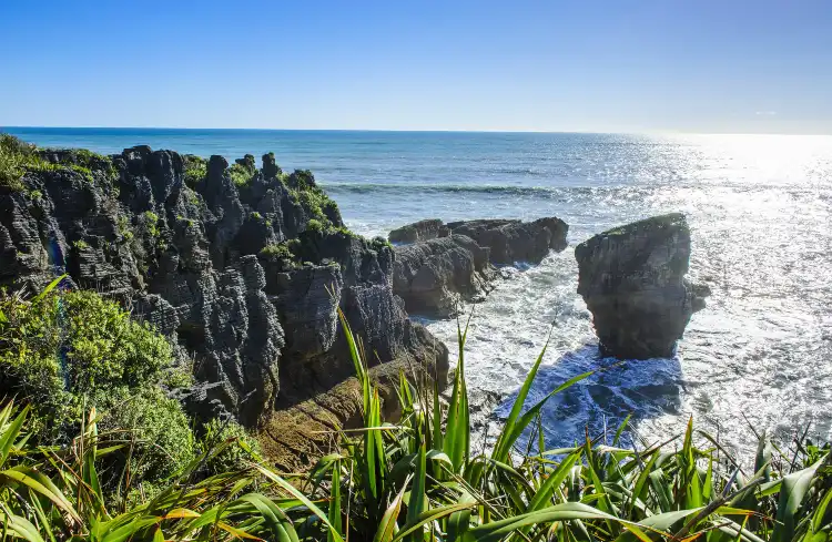 Hotels near Pancake Rocks Lookout