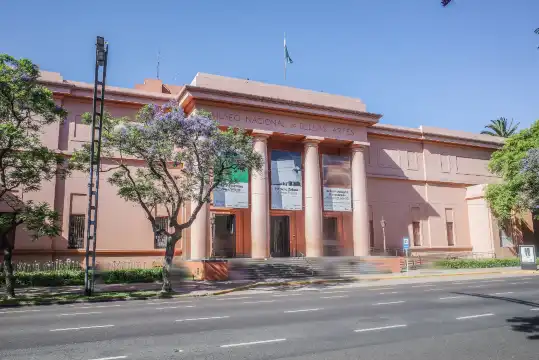 鄰近國立貝拉斯藝術博物館的酒店