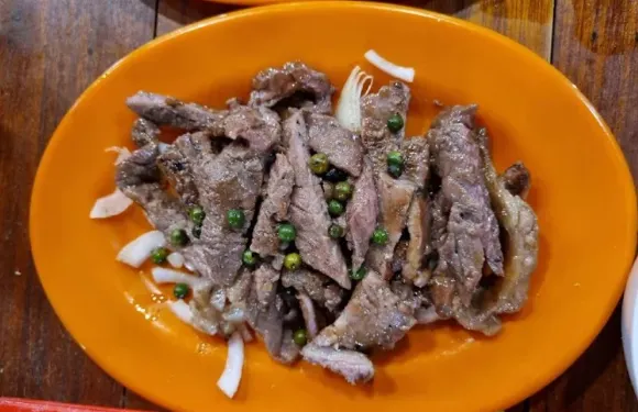 Roast beef with fresh pepper, meet only lucky Cheam Koy