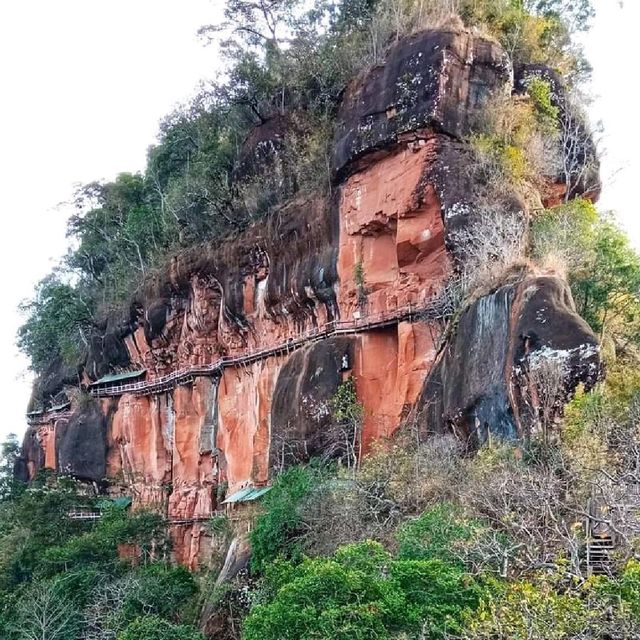 วัดเจติยาศรีวิหาร ภูทอก