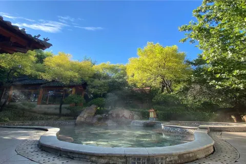 Hot Springs in Pingshan
