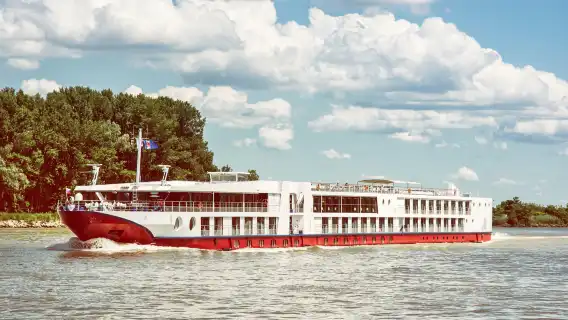 Portum Lines Sightseeing Cruise Experience in Budapest, Hungary [Includes approx. 60-min cruise + welcome drink]