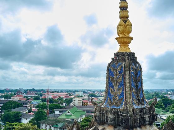 Patuxay Monument