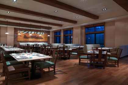 MO DA XI LAI DENG JIU DIAN CHENG YAN CAN TING