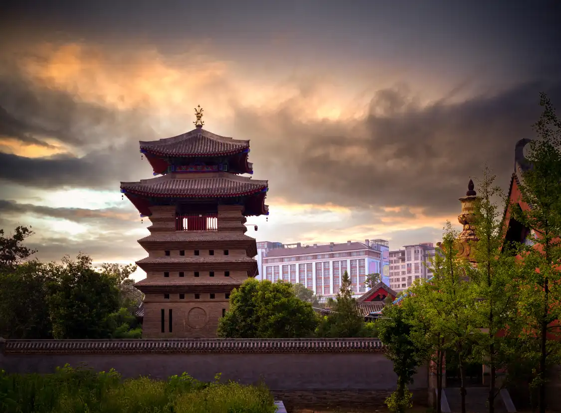 Hotels near Donglin Temple