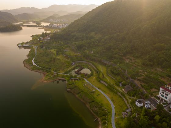 Tongji Lake