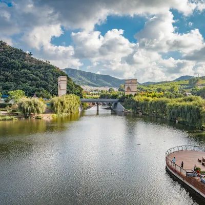 Отели рядом с достопримечательностью «Butterfly Cultural & Creative Park»