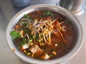 老五鸡丝豆花面粉