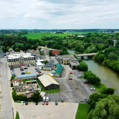Hotels in Thunder Bay With Spas
