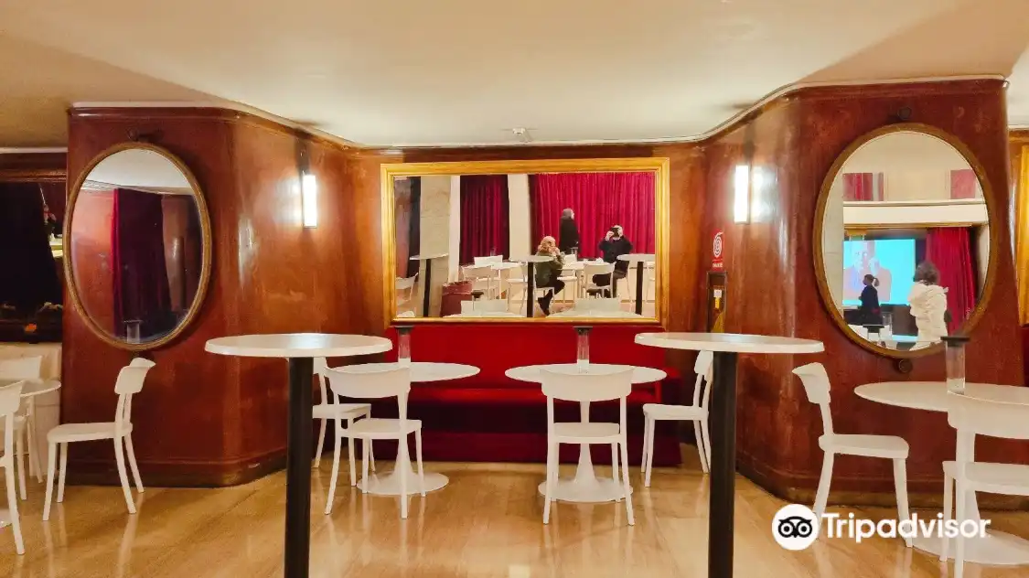 Teatro Manzoni 주변 호텔