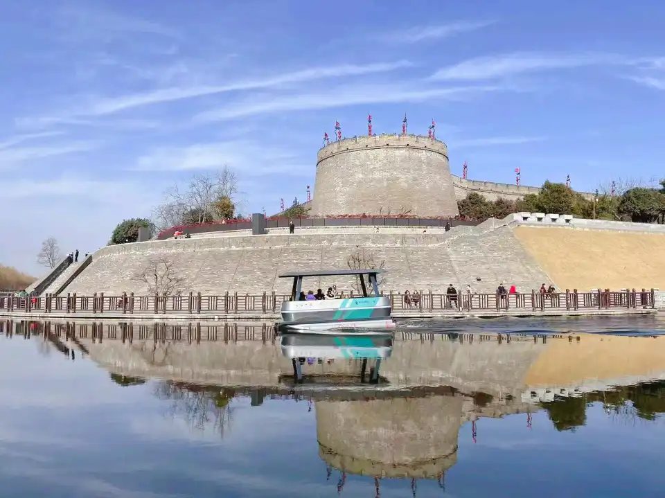 2_Xi'an City Wall Moat Smart Sightseeing Boat
