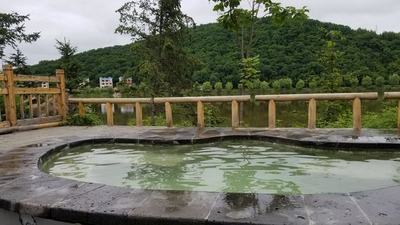 Yanming Lake Shenlong Hot Spring Resort