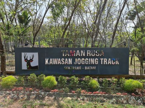 Compare 5 airports near Sekupang