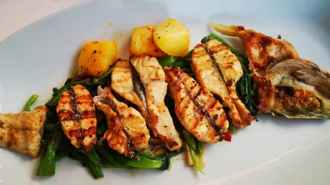 Fish & Steak House 1996 in อิซมีร์